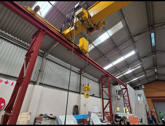 1,400M² WAREHOUSE FOR SALE IN ROBERTSHAM